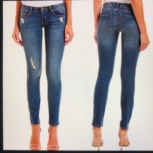 CAbi SKINNY DESTRUCTED DISTRESSED JEANS